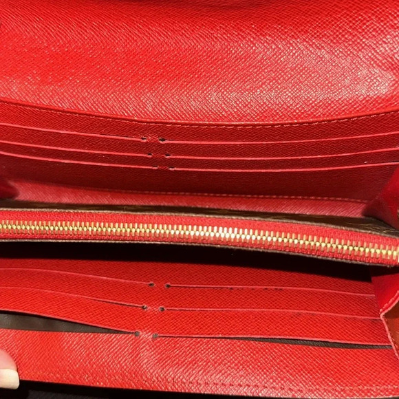 Louis Vuitton - Picture 12 of 13